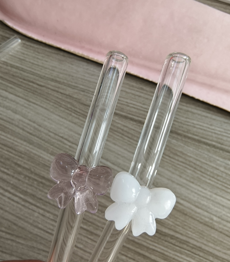 Bow glass straws